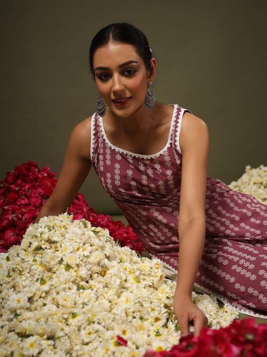 Women's Rayon Printed Straight Kurti With Pant Set