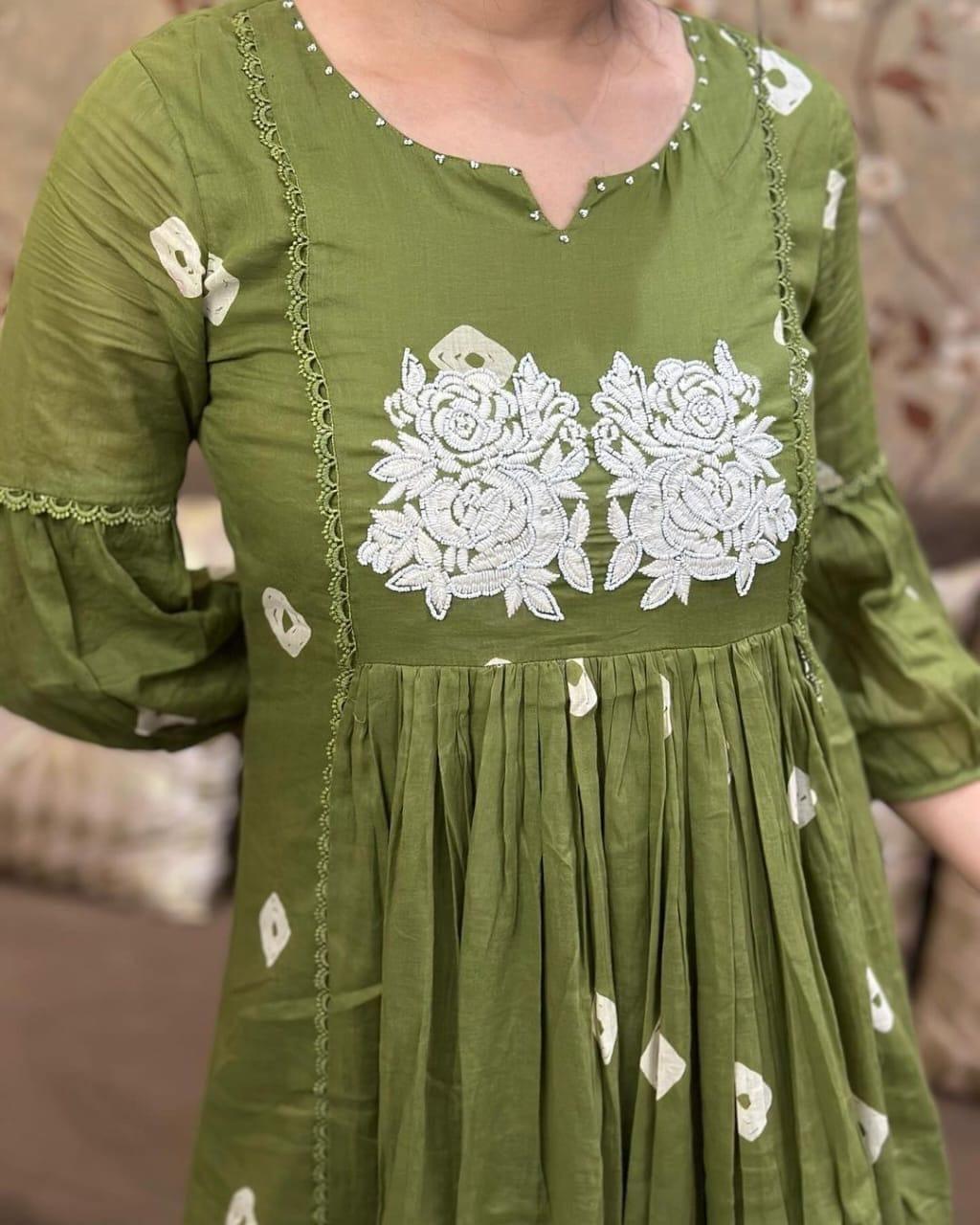Bandhani Printed Thread Work Puffed Sleeves A-Line Kurta With Trousers