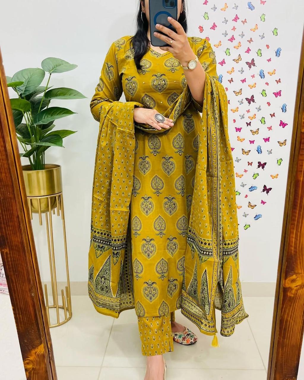 Noorahe , Kurta Set