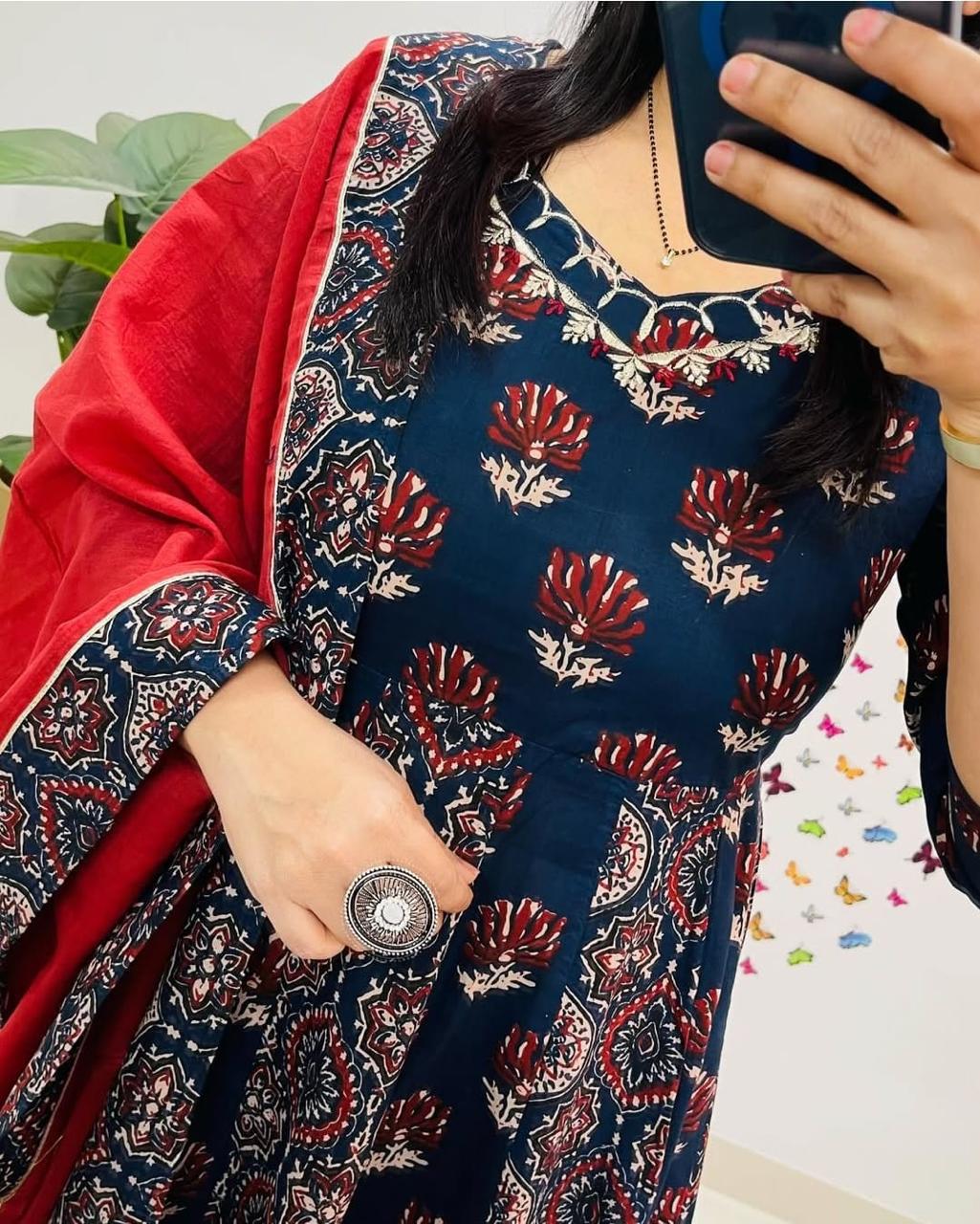 Noorahe , Anarkali Set